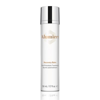 AlumierMD Recovery Balm is an intensely soothing and calming moisturizer, specifically formulated for post-procedure recovery.