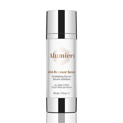 AlumierMD AHA Renewal Serum is a clarifying formula with a mixture of exfoliators and hydrators to reduce the visible signs of aging and promote brighter, firmer and more radiant skin.