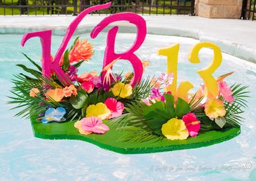 Tropical floating flower arrangement!