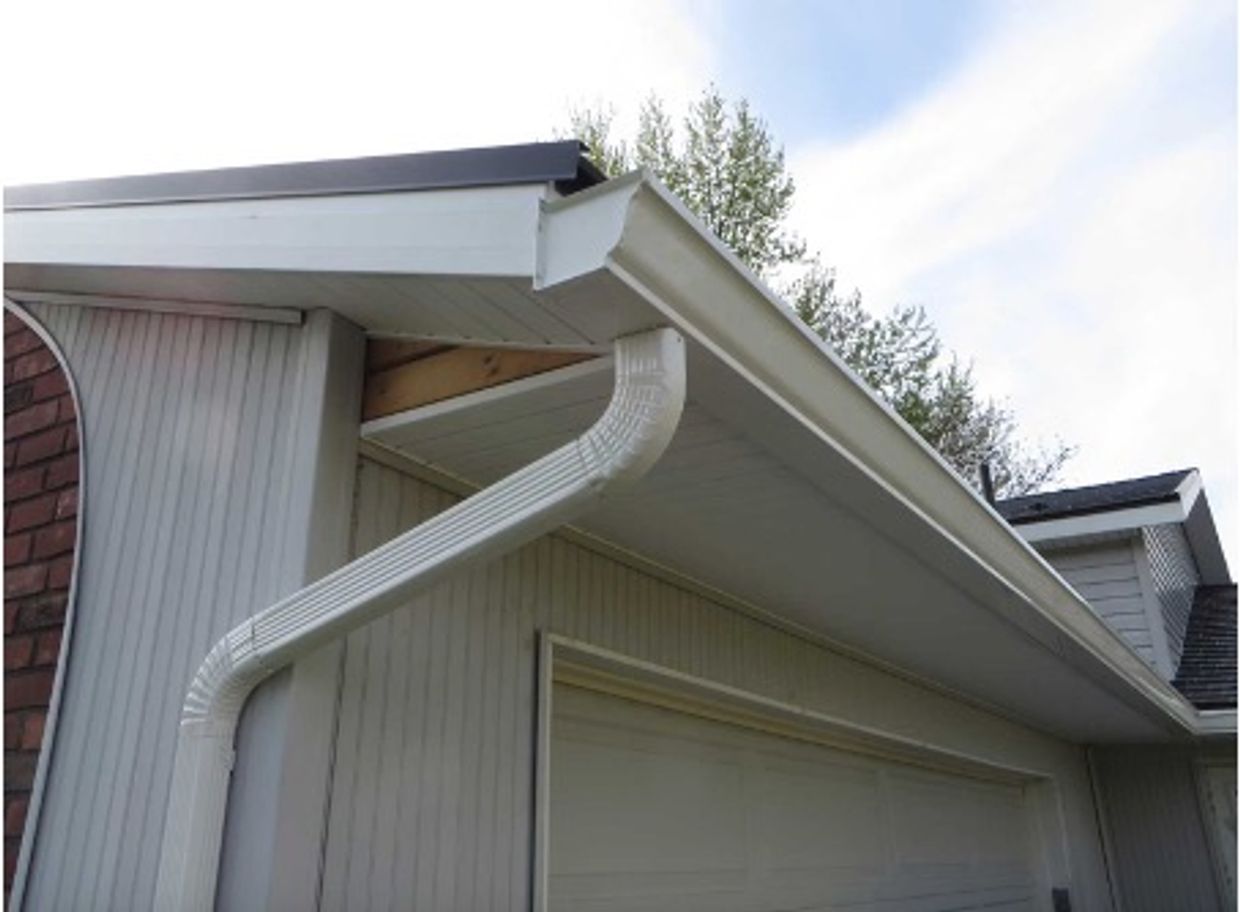 HelloGutters new seamless aluminum gutters and oversized 3x4" downspouts