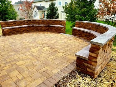 Paver patio curved sitting walls with backrest