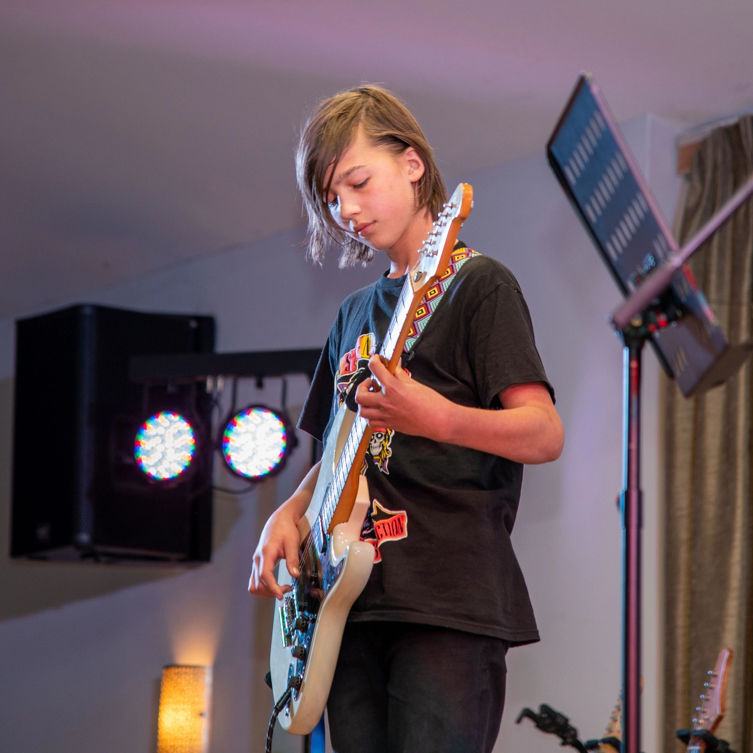 Guitar showcase