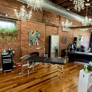 Fine line tattoo studio Columbus Ohio pretty in ink