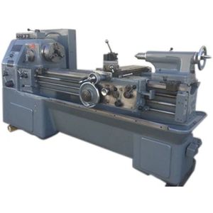 Manual lathe