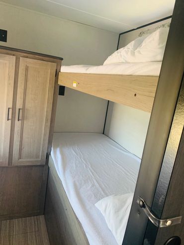 2021 Hideout Bunk Beds