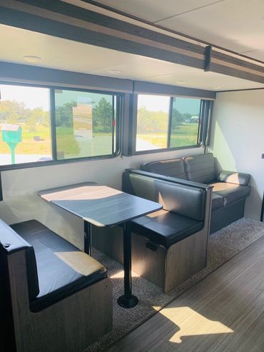 2021 Hideout Dining And Sitting area