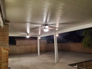 Flat pan has panel lines; insulated is seamless.