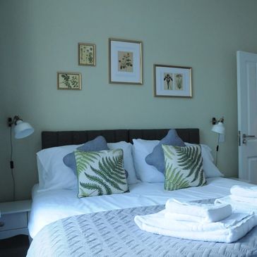 Book a stay in one of our king sized B&B rooms complete with ensuite & tea coffee making facilities
