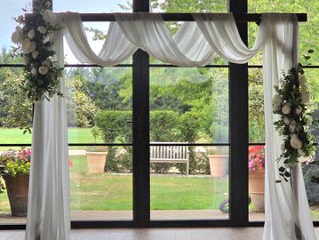 Wedding arch hire in Bracknell Berkshire and the surrounding counties.