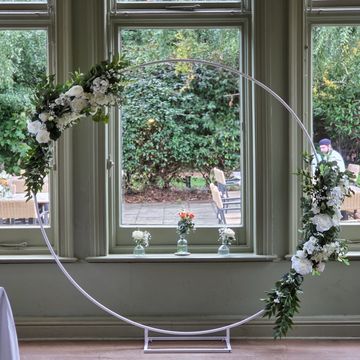 Circle backdrop - Wedding arch hire in Bracknell Berkshire and the surrounding counties.