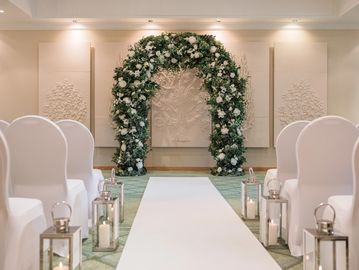 Wedding arch hire in Bracknell Berkshire and the surrounding counties.