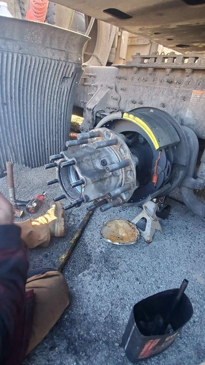 9 24 hour Mobile Truck & Trailer Repair 
Semi tire repair 24 hours
Mobile Diesel mechanic 
Roadside