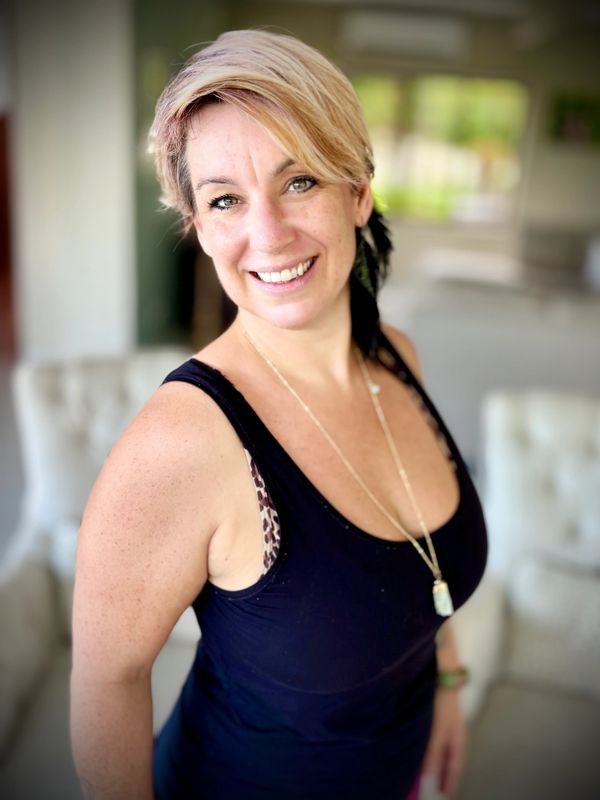 Kerri certified yoga instructor and lead teacher of 200 hour yoga teacher training Quepos Costa Rica