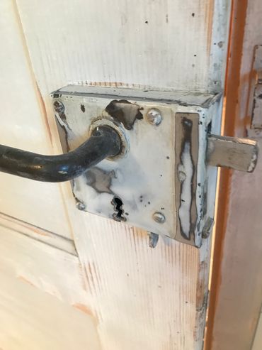 Preparation of door handle to paint