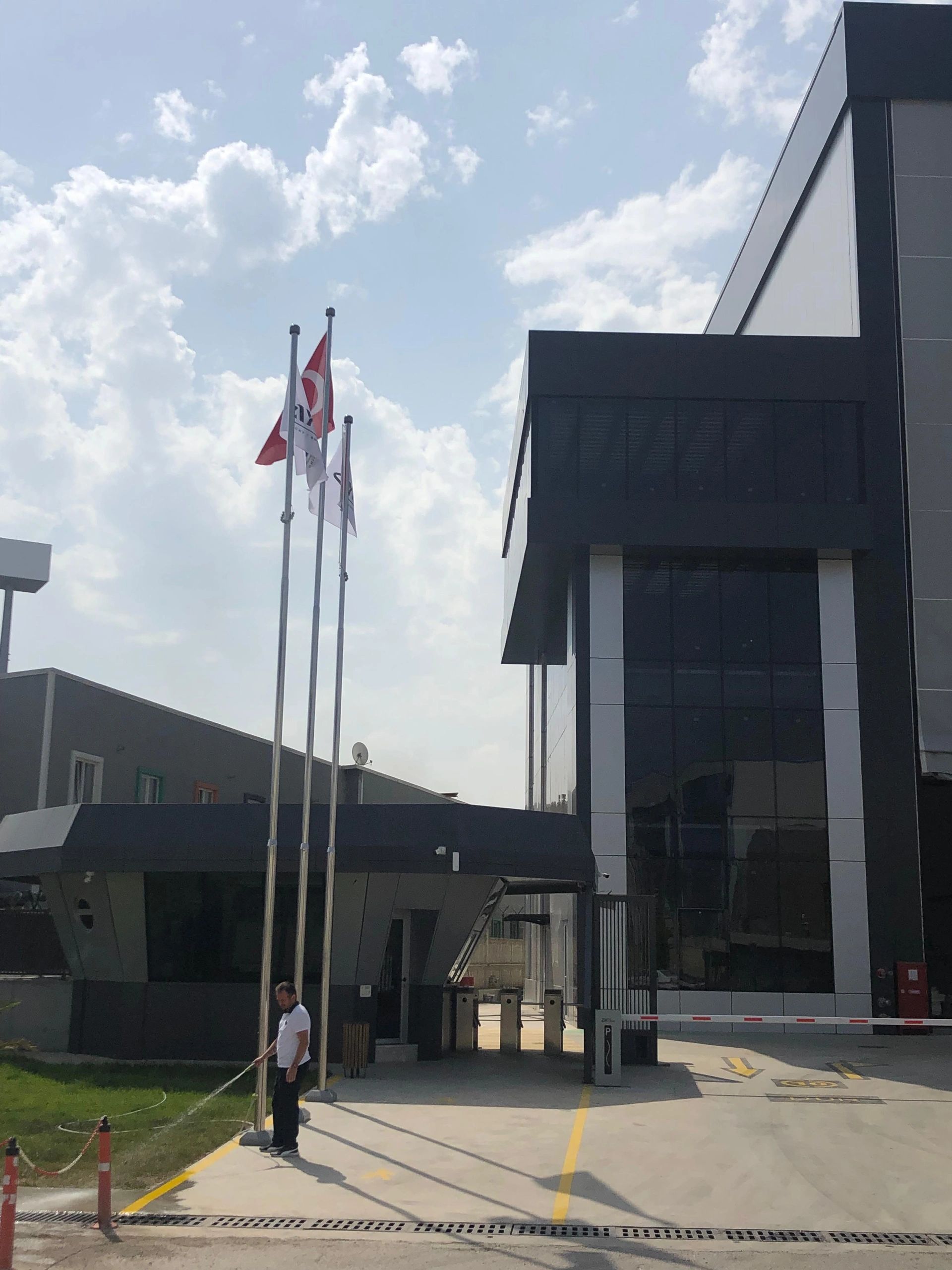 Alüminyum ve Cam Dış Cephe Giydirme Sistemleri