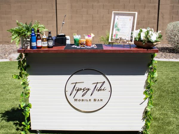 Full view of the Tipsy Tiki Mobile Bar