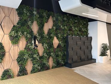 Corporate office interior design in Dubai with modern wall design