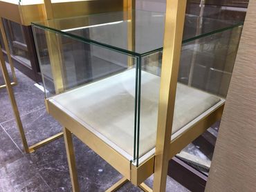 Retail jewellery store interior in Dubai with bespoke displays and luxury-inspired design elements.