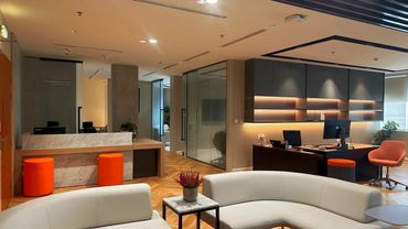 Corporate office interior design in Dubai with ergonomic furniture and modern office design