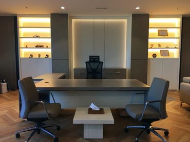 Corporate office interior design in Dubai with modern executive office.
