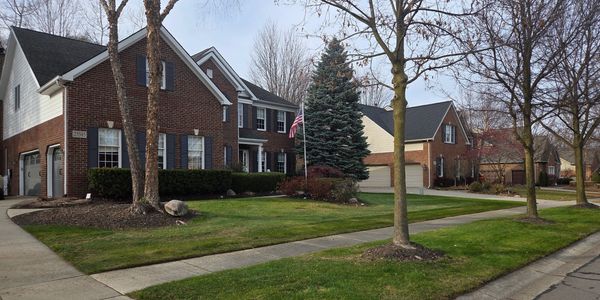 Spring & Fall Cleanup Services in Novi, MI. Lawn maintenance services. Lawn mowing services.