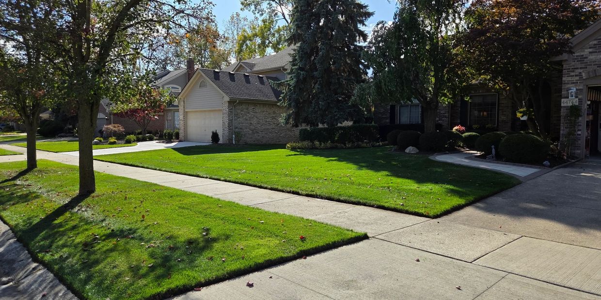 Lawn maintenance in Canton, MI. Lawn mowing services. Lawn care service.