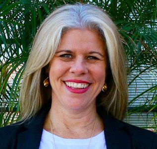 Ina Hilgers, Therapist