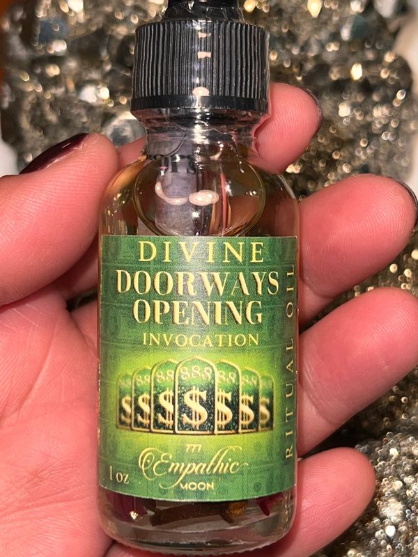 Divine Doorways Opening Ritual Oil 1 Oz. created by Durga Diana