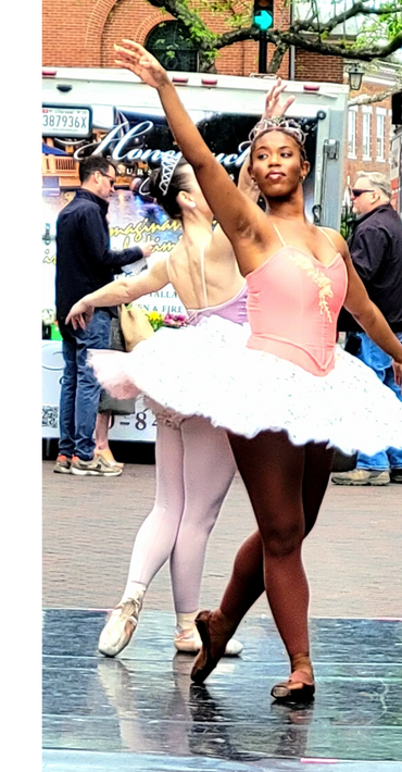 Performing variation as Finger Fairy from The Sleeping Beauty with BTM at Dining Under The Stars