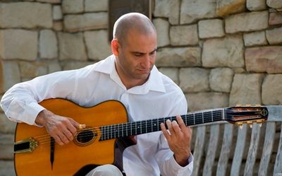 acoustic guitarist Doug Anthony at Chapel Dulcinea, Austin, TX