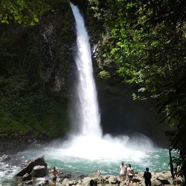 La Fortuna Waterfall at Arenal Volcano area