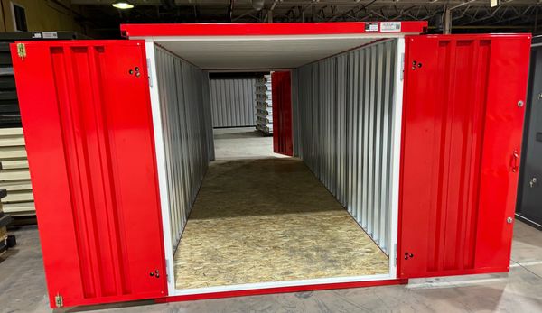 XL container with double door option