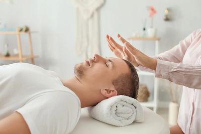 Reiki, Energy Healing, Hands on reiki healing, Chakra balancing