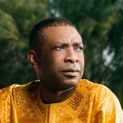 Youssou Ndour nommé aux Grammy Awards 2026 pour son album “Éclairer le monde”
