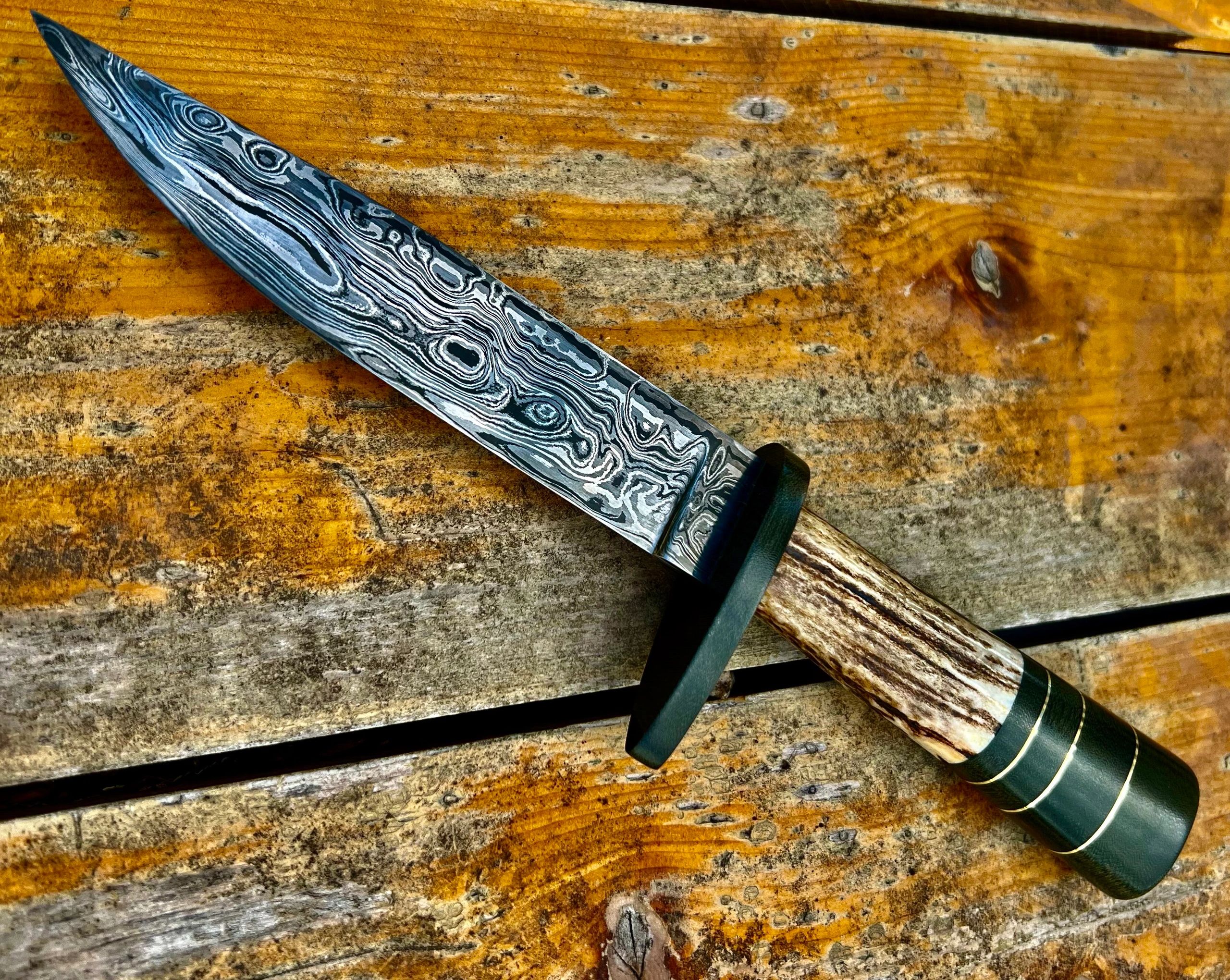 Through Tang Damascus knife