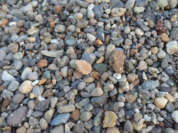 This small rounded stone is used in concrete surfaces, walkways, driveways, and aquarium substrate.