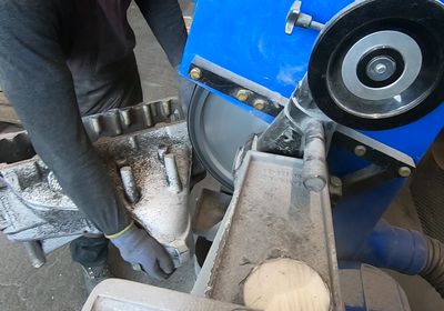 Entgraten eines Alugussteils