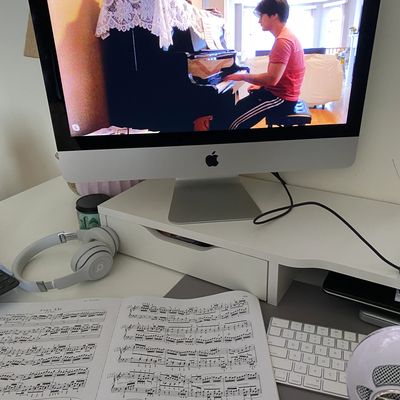 Online piano lessons at Synergy Music Academy