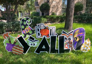 A fun Texas sized Boo Y'all Halloween greeting