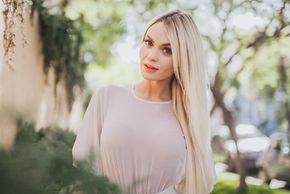 Allyson is a national traveling print and promotional model with a home base in Minnesota