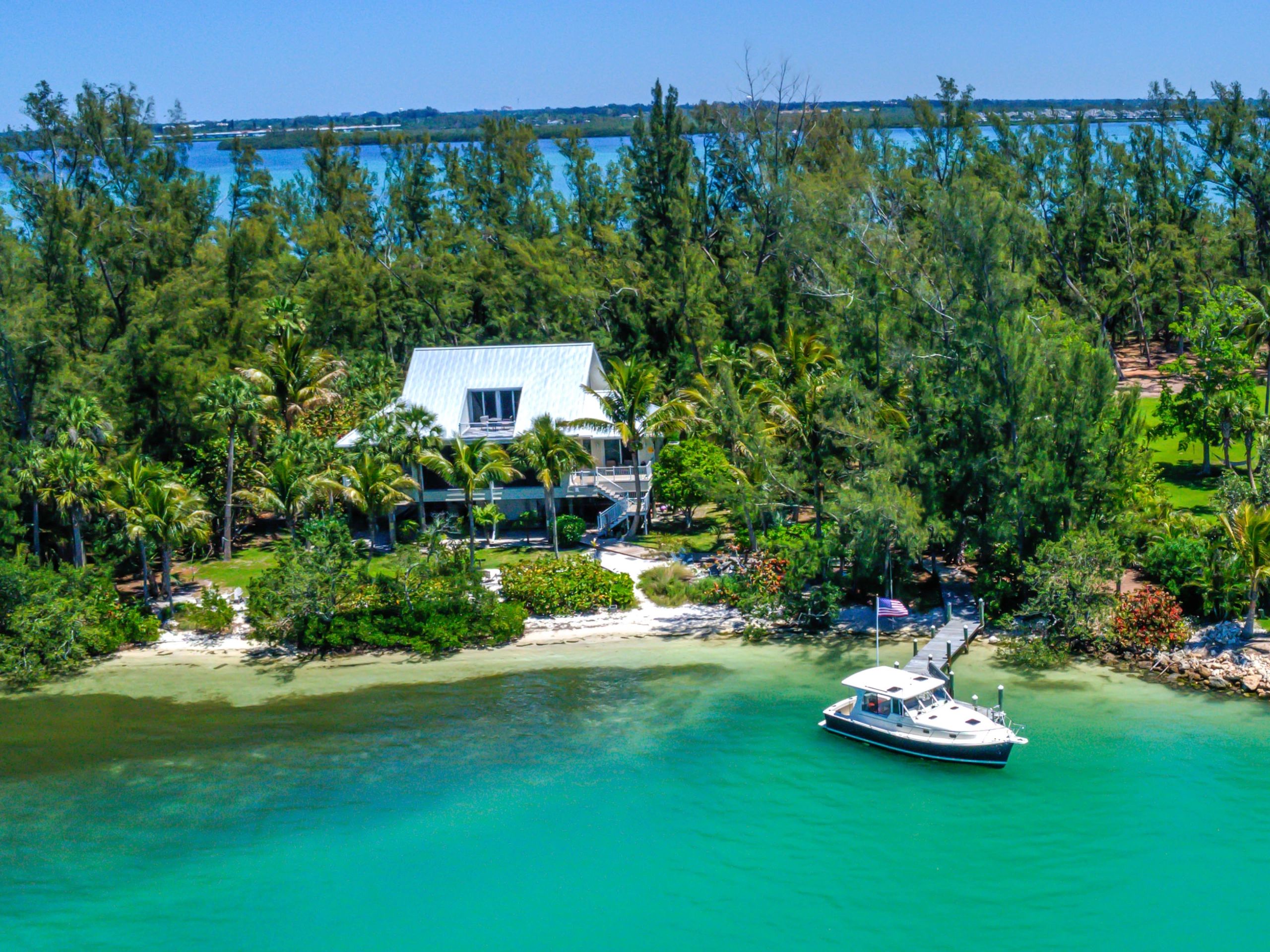 Pet friendly house rentals in Sarasota, longboat key and Anna Maria Island