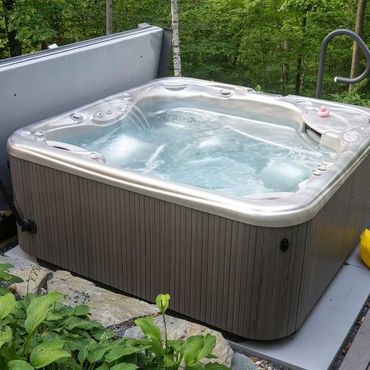 Hot Tub removal in galesburg illiois,kewanee illinois, moline illinois