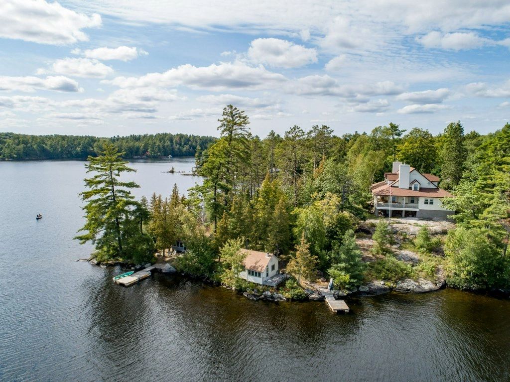 over head view of Rockwynn Lodge and cottages