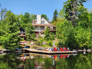 Rockwynn Lodge and Cottages on Lake Cecebe. Waterfront, lakeside