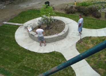 circle garden behind Woodridge