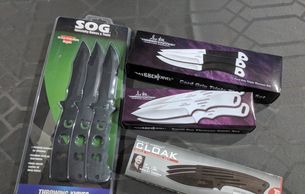 Throwing knives
