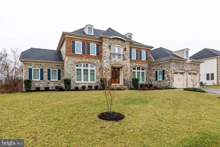 Beautiful luxury home in the Oak Creek Golf and Country Club gated community of Central Maryland.