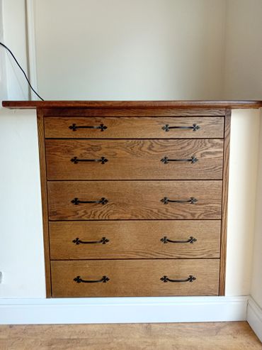 Oak draws made to measure