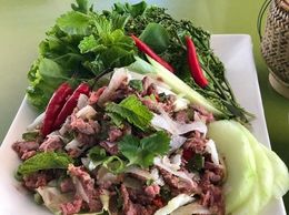 beef salad with Asian herb and spices