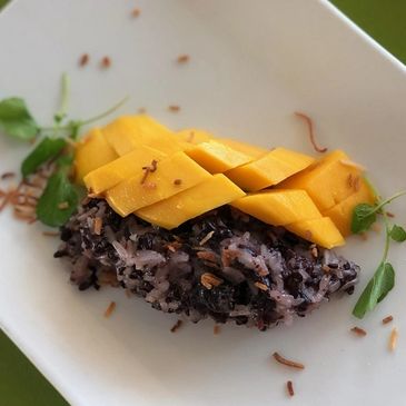 Purple rice with mango dessert